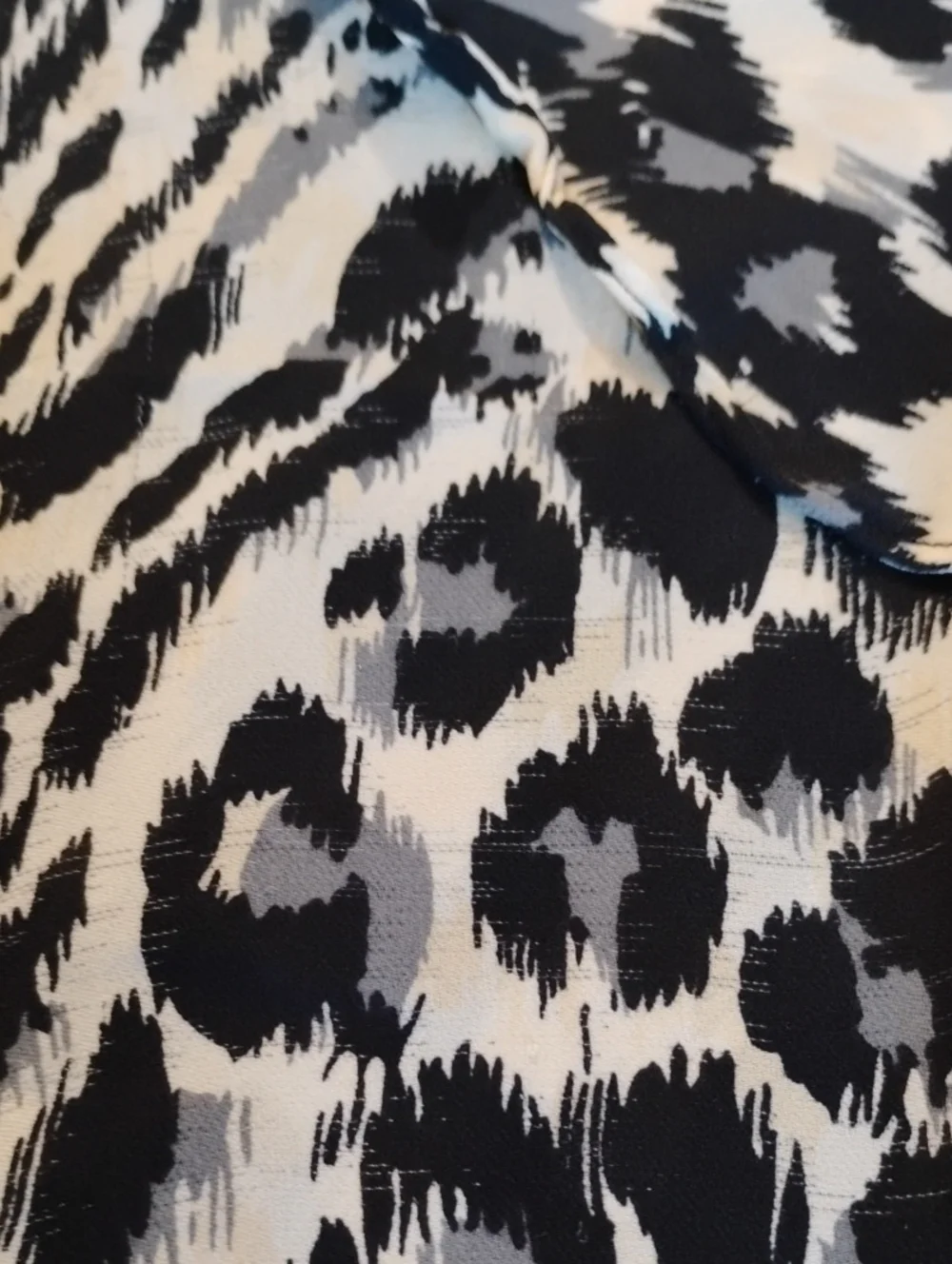 Parker Silk Animal Blouse Cut Out Shoulder Ruffled - Picture 6 of 7
